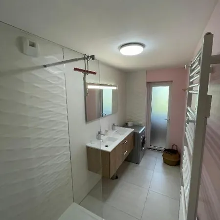 T3 Proche Centre Et Renecros-garage Apartment *