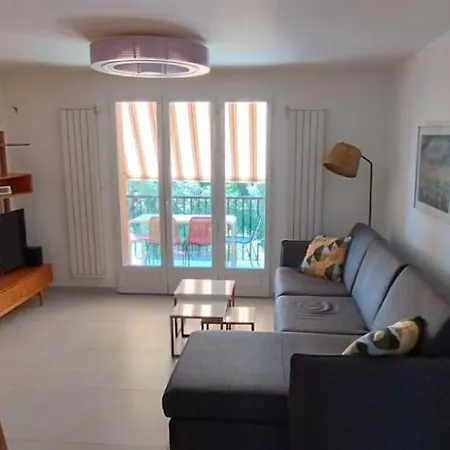 T3 Proche Centre Et Renecros-garage Bandol