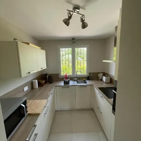 T3 Proche Centre Et Renecros-garage דירה *